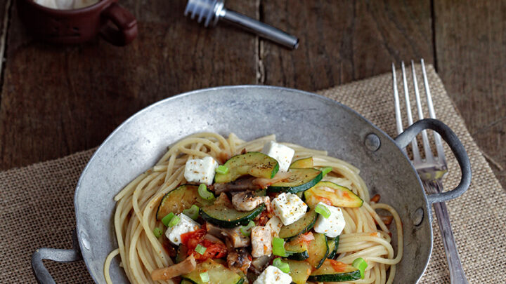 Mirage Gourmand photograhe culinaire styliste culinaire Paris Pasta with vegetables and feta cheese